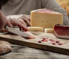 Le fromage Stelvio AOP et le Speck Alto Adige IGP