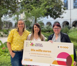 trois femmes avec le 1er prix institut nutrition restauration collective