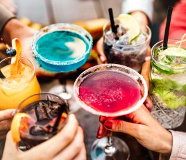 colorful-cocktails - fourni par CIRCANA CR 2021 View Apart Shutterstock