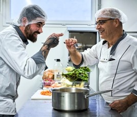 DEUX CUISINIER DE RESTALLIANCE