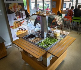 bar à salade d'un lycée du Gers
