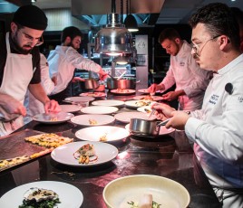 Dîner à 6 mains