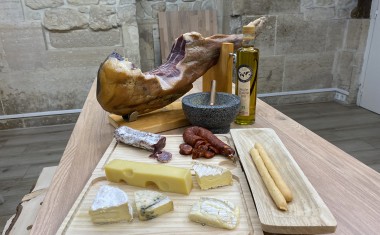 the world grocery planche charcuterie et fromage