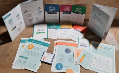 Cartes et fiches d'un jeu de rôle