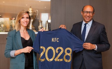 Isabelle Herman (KFC France) et Philippe Diallo (FFF) - EMBARGO JUSQU'AU 29.04.23