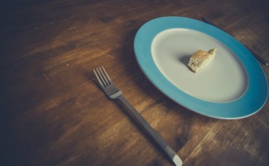Assiette vide précarité alimentaire