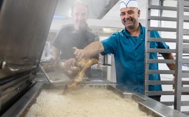 Les cuisiniers de l'Aude se forment à cuisiner de jeunes bovins bio. 