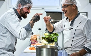 DEUX CUISINIER DE RESTALLIANCE