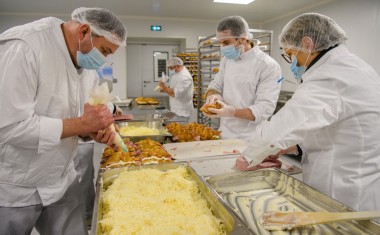 unité de production beaublanc avec cuisiniers 