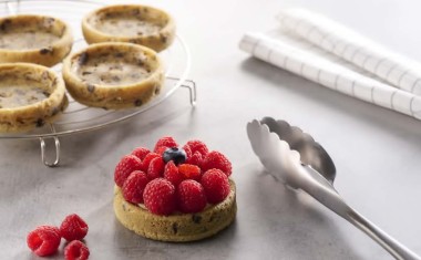 La biscuiterie familiale étoffe sa gamme professionnelle avec un fond de tarte en pâte à cookie, pensé pour les chefs, les établissements CHR, les boulangeries et les artisans.