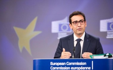 UN HOMME COMMISSION EUROPéenne