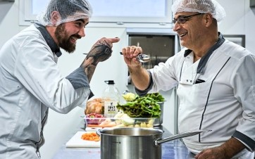 DEUX CUISINIER DE RESTALLIANCE