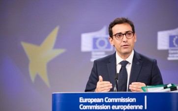 UN HOMME COMMISSION EUROPéenne