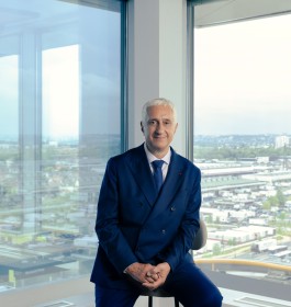 V STEPHANE LAYANI _ CR William Lacalmontie .jpg