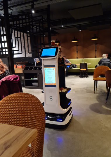 uServe, le robot de service qui fait rimer tradition et innovation