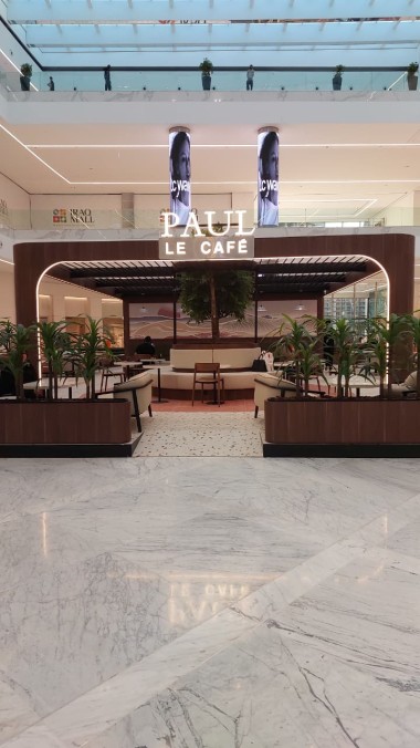 Paul Le Café Bagdad
