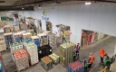 l'intérieur d'un entrepôt de fruits et légumes vu d'en haut