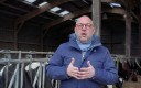 Grégory Mèche dans une ferme